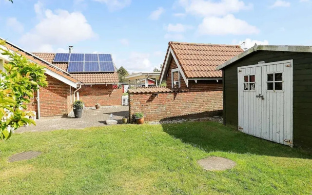 6 Person Holiday Home in Ulfborg