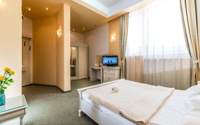 Hotel Opal