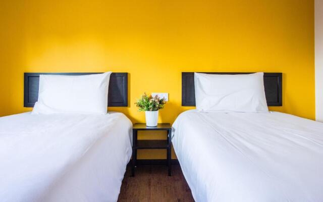 Explore 4BR Gardenhouse Retreats (Free Parking)