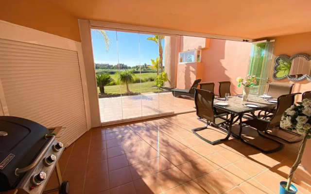 Luxury South Facing Groundfloor Apt
