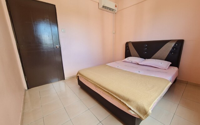 OYO Home 90398 Sunshine Bay Resort Port Dickson (private Condo)