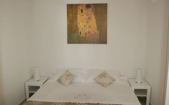 Robert - 5m From the sea - A1