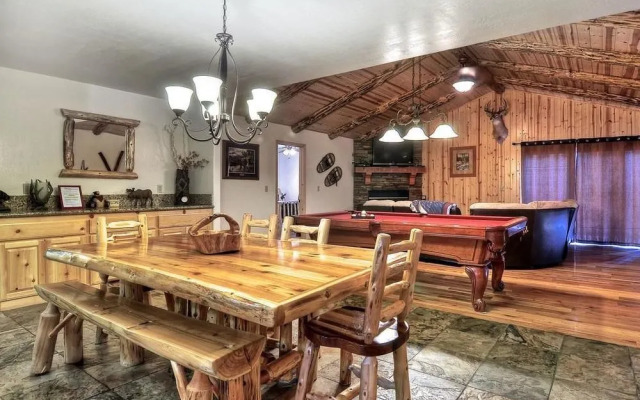 No. 21 Tamarack Lodge Cabin