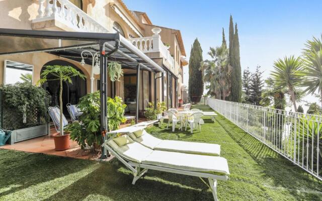 Studio avec vue sur la mer piscine interieure et terrasse a Menton a 4 km de la plage