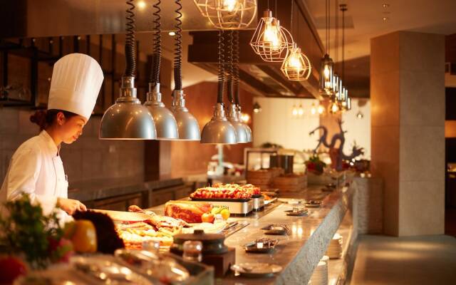 Bright QiandaoLake Resort