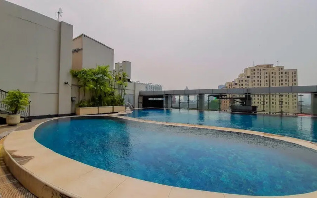 Modern And Homey 2Br At Mt Haryono Square Apartment