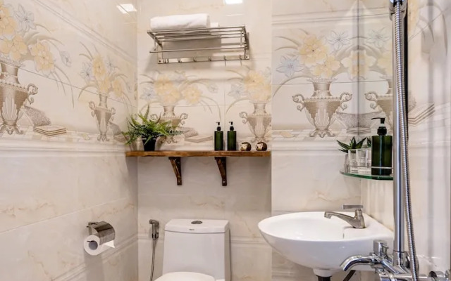 HoLo Central Saigon - Serviced HomeStay