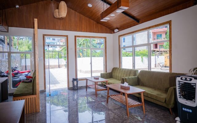 Majestic Lake Front Hotel & Suites