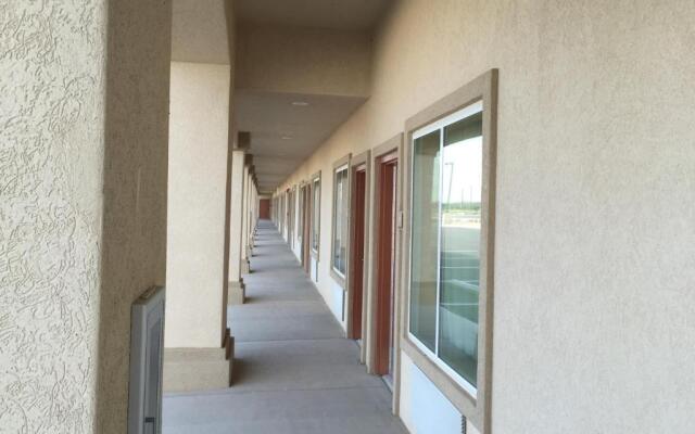 La Bonita Inn & Suites