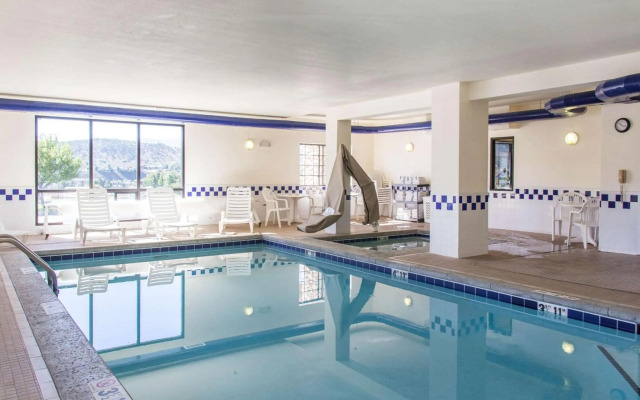 Quality Inn & Suites Vail Valley