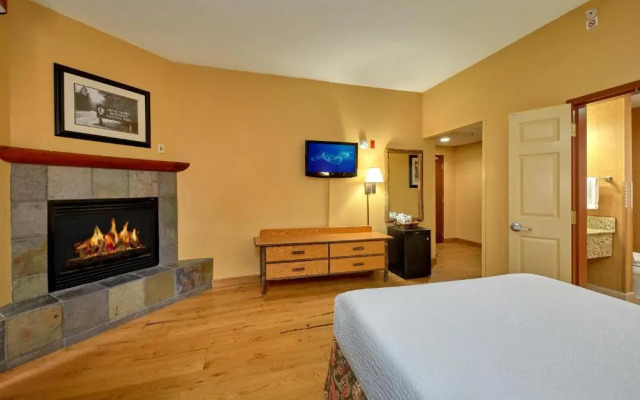 Bearskin Lodge on the River