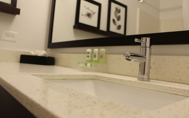 Country Inn & Suites by Radisson Romeoville - Bolingbrook