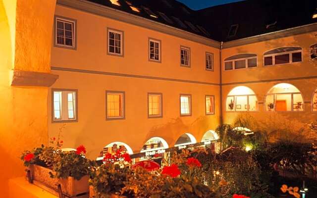 Hotel Goldener Brunnen