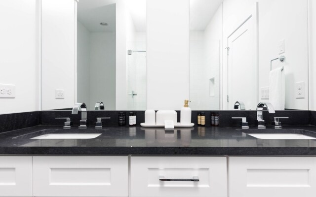 Domio Sylvan Park Spacious 8BR 2 Houses