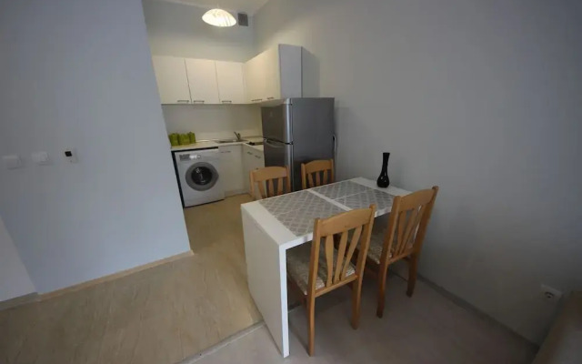 Menada Ravda Apartments