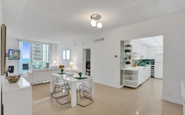 The Tides Penthouse L
