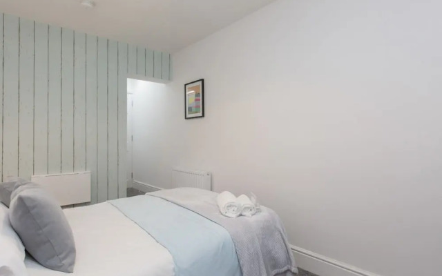 Townhouse Plus @ 40 West St