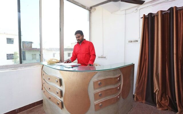 Oyo 36007 Hotel Mahendra