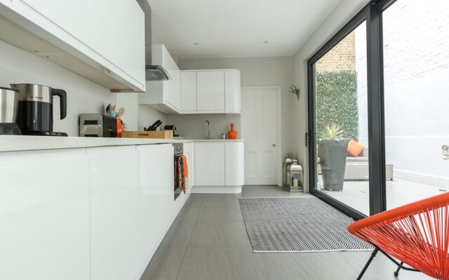Beautiful 2 Bed Terrace House In Camden