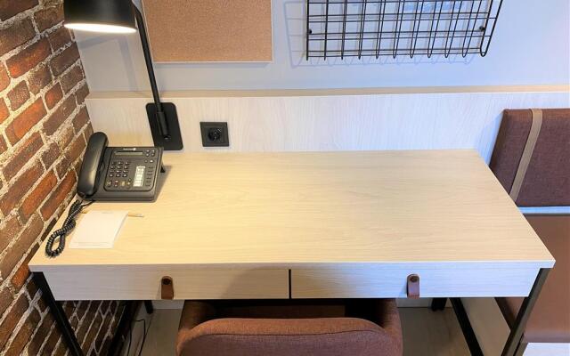 Skyline Airport Hotel