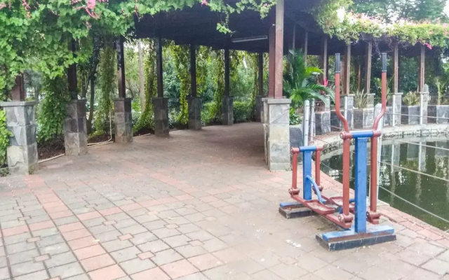 Nice Studio at Green Pramuka Apartment By Travelio