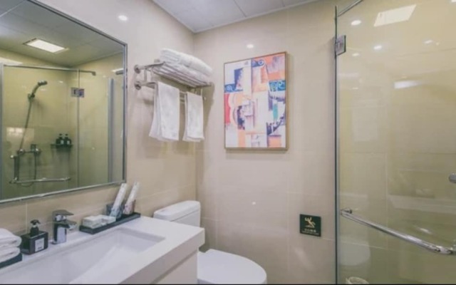 Carol Service Apartment
