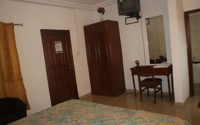 DeeGold Guest Home