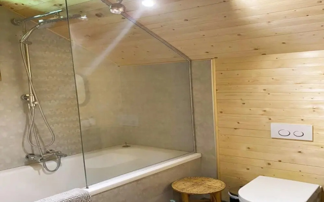 Chalet in Rossiniere Near Glacier & Lake