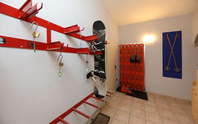 Aisciuda - 022113-At-052570-605 Aisciuda