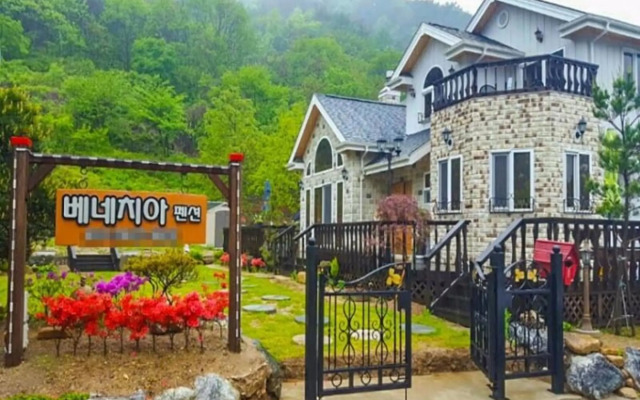 Jecheon Venezia Pension