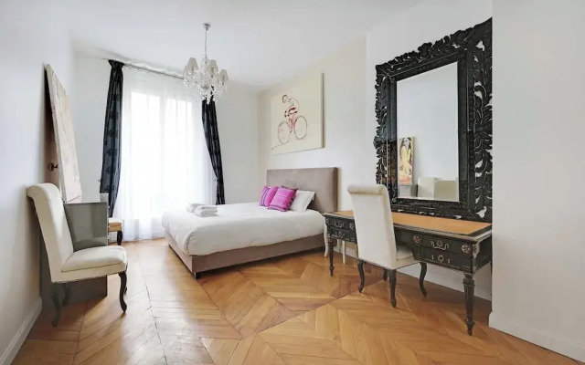 Charming 2br/4p - Georges V / Champs-elysees