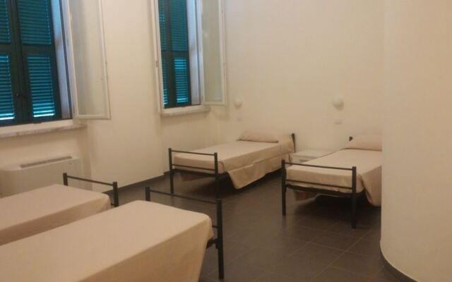 Hostel Ameglia