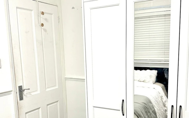 Ibate Apartments - Cozy 2 Bedroom Home