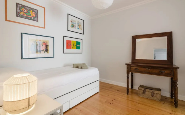Penha1 · Lisbon's Charming and Bright Apartment