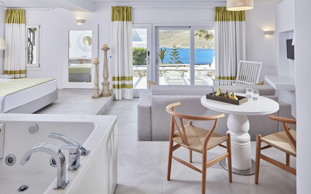 Archipelagos Hotel