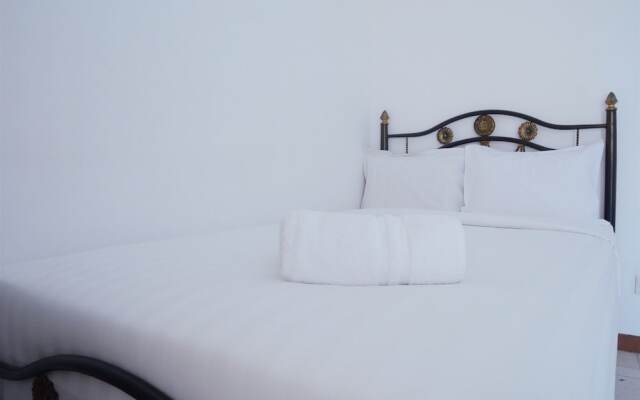 Strategic Studio Maple Park Apartment Near Kemayoran and Sunter