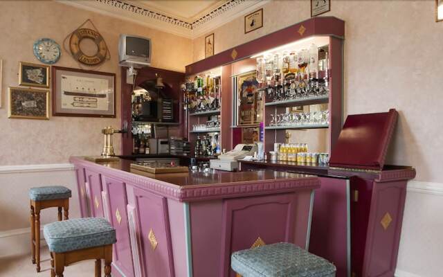 Waverley Hotel