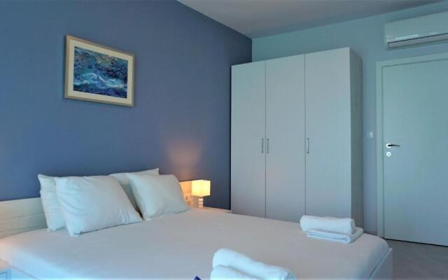 Aurora apartments on the beach