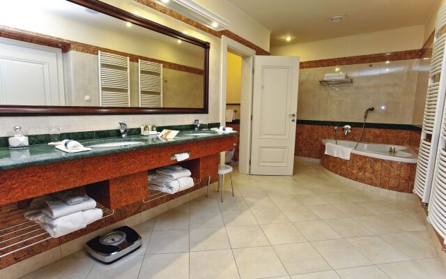 CARLSBAD PLAZA Medical Spa & Wellness hotel