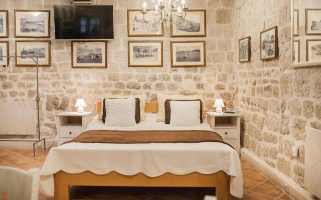 Bramasole Apartments