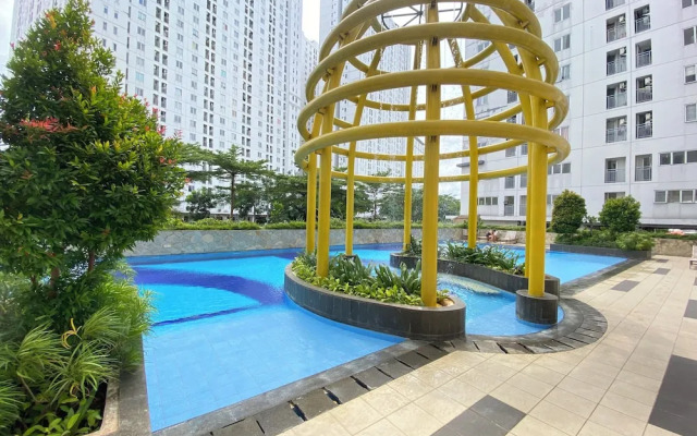 Relaxing 2BR Bassura City Apartment