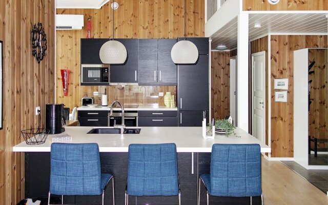 10 Person Holiday Home in Lyngdal