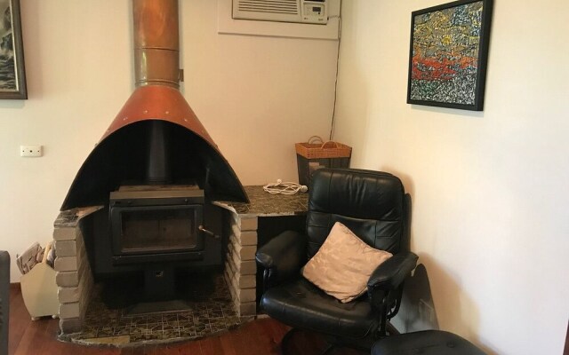 Bombora At Mollymook