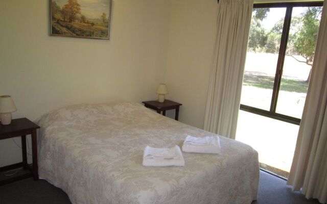 Marri Lodge & Cottages