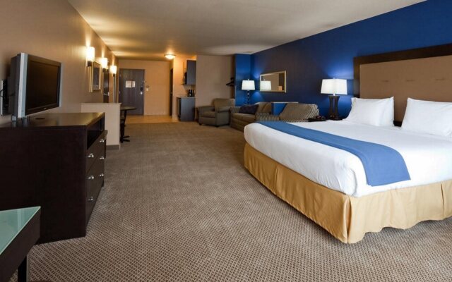 Holiday Inn Express & Suites Eau Claire North, an IHG Hotel