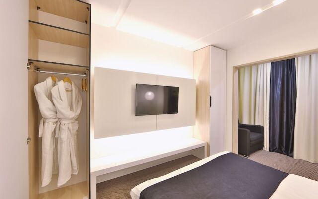iO Hotel