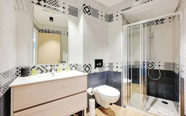 Elegant Apartment With Rooftop - 1br/4p - Vanves
