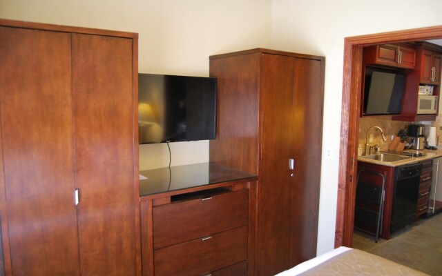 White Pines 1-BD at Westgate - Solace