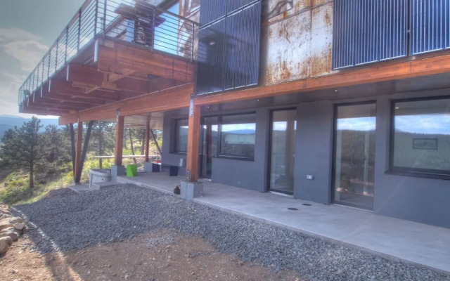 Timberline Haus 3 Bedroom Home by RedAwning