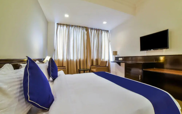 OYO Flagship 27068 The Sapphire Comfort Hotel